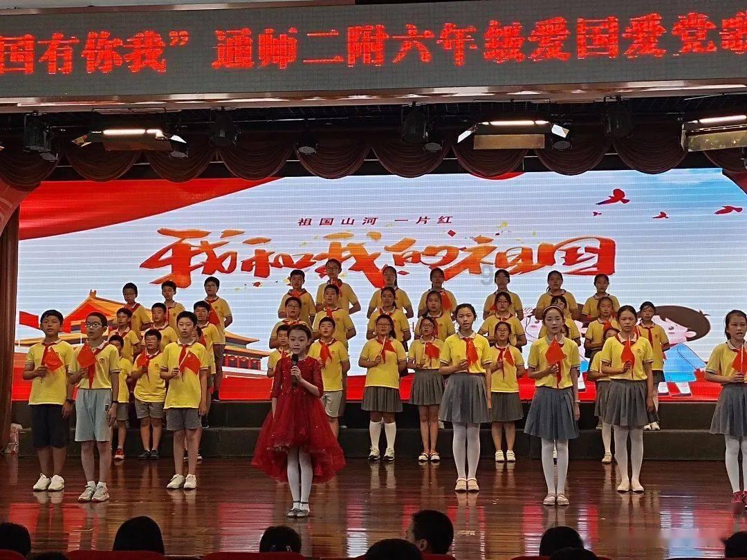 张佳宁男友疑是高至霆，去年两人车站被拍，男方和屈楚萧是好友